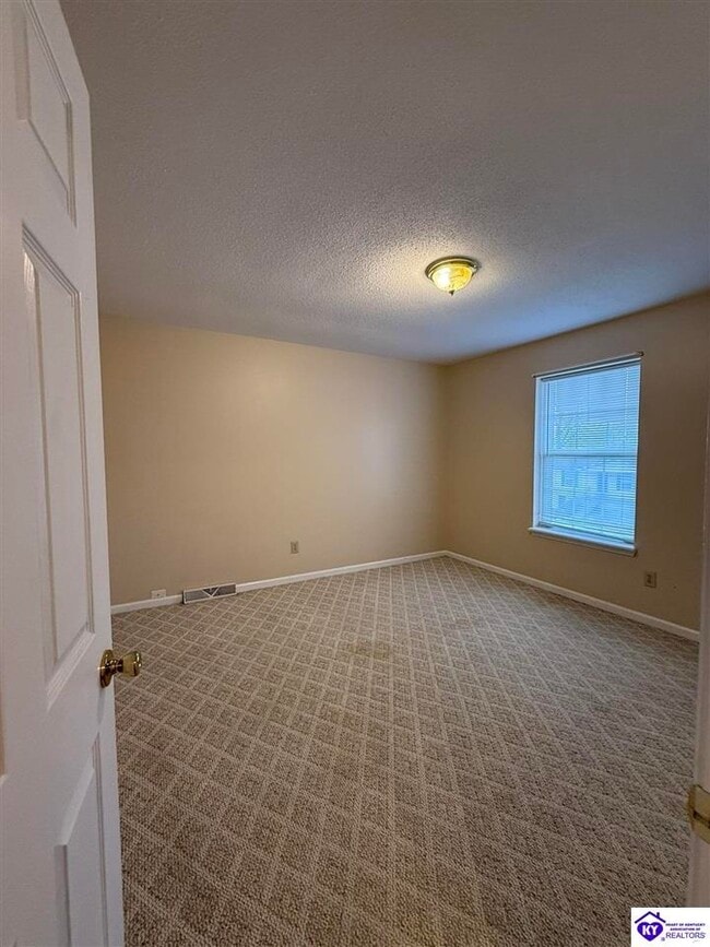 Building Photo - 114 Monroe St