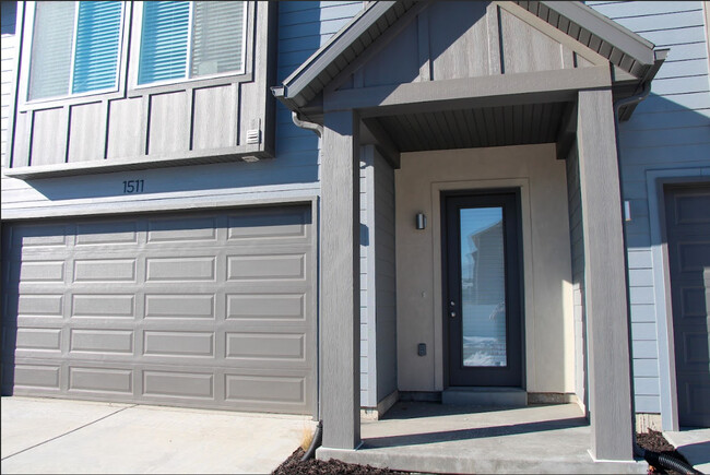 Building Photo - Farmington South Townhomes