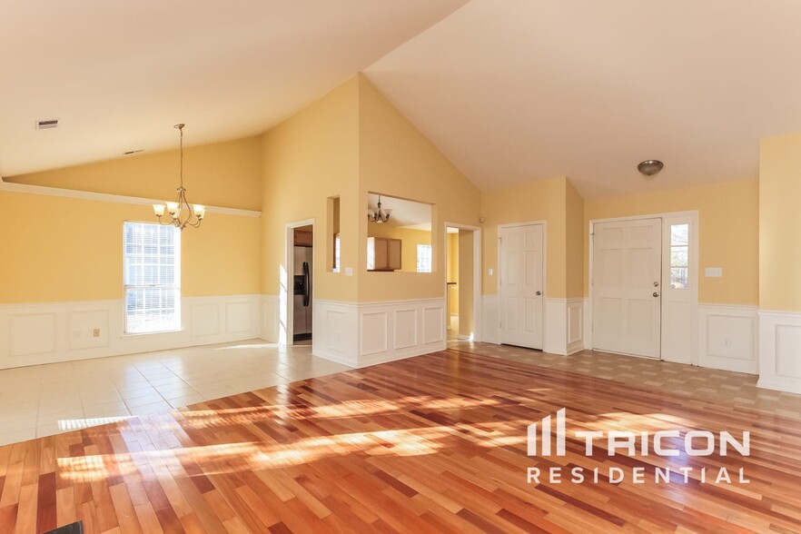 Building Photo - 10723 Spruce Knob Ln