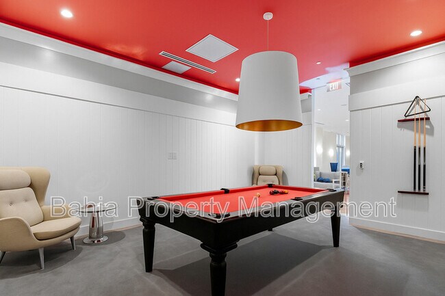 Building Photo - 2000 Metropica Wy