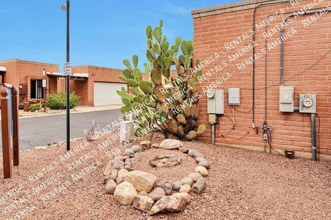 Building Photo - 277 E Root Way