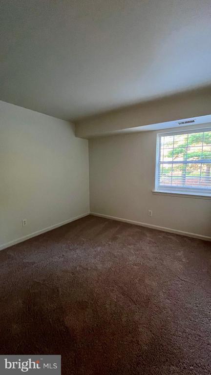 Building Photo - 5904 Cove Landing Rd