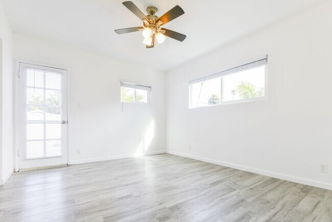Building Photo - Ocean Avenue Duplex