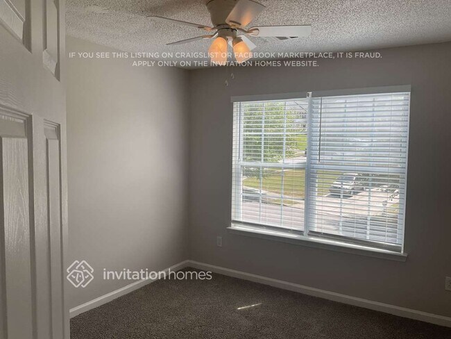 Building Photo - 5805 Village Loop