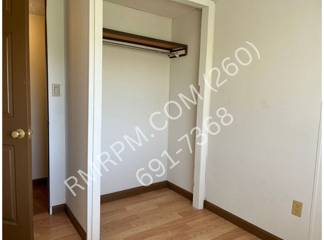 Building Photo - 2065 E Lakeside Dr