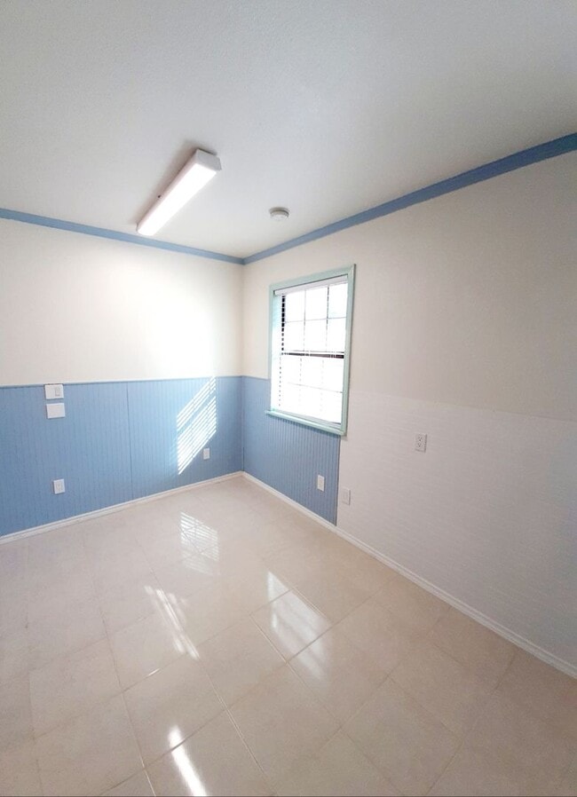 Building Photo - Quaint 3 bedroom, 1.5 bath in Euless