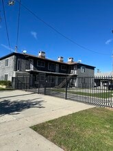 Building Photo - 11801 Hart St