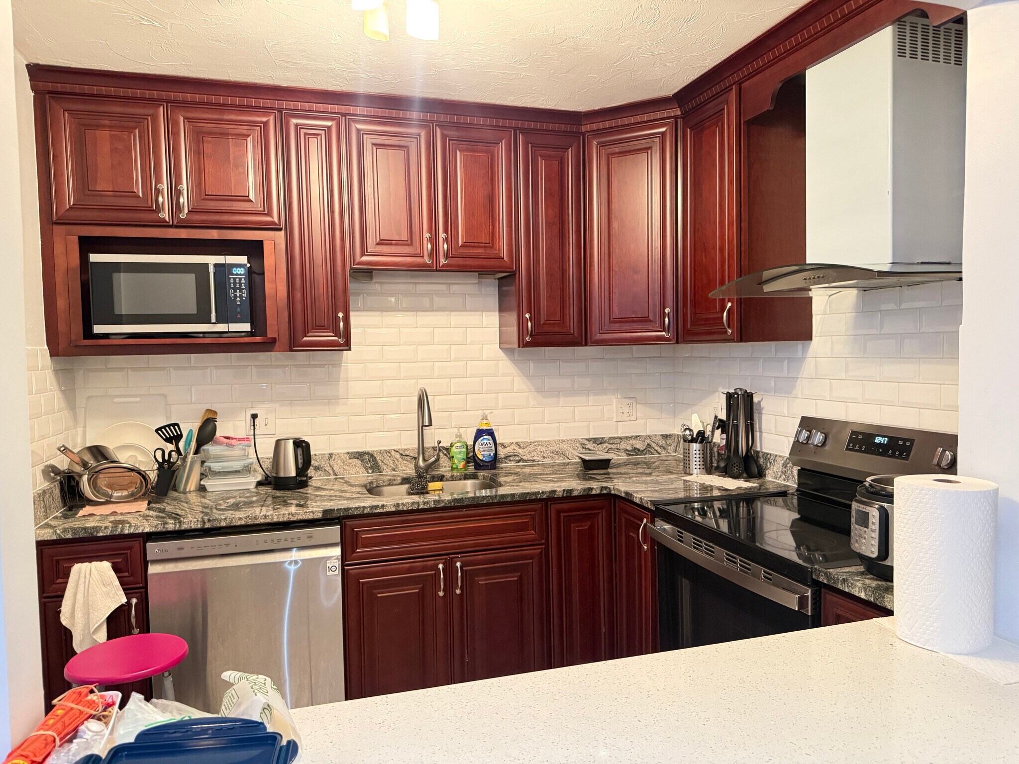 Building Photo - 166 Quincy Shore Dr