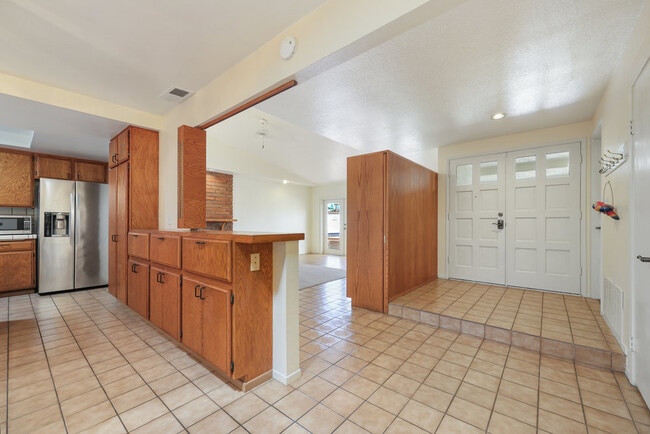 Building Photo - 741 Danica Pl
