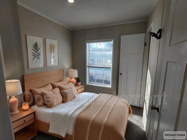 Building Photo - 301 Mantle Ave