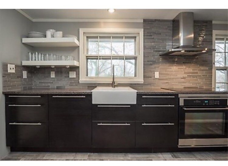 Building Photo - 2711 W 71st Terrace