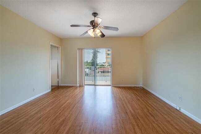 Building Photo - 2424 NE 9th St