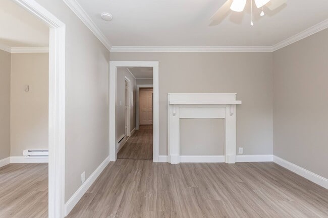 Building Photo - Two Bedroom Home!