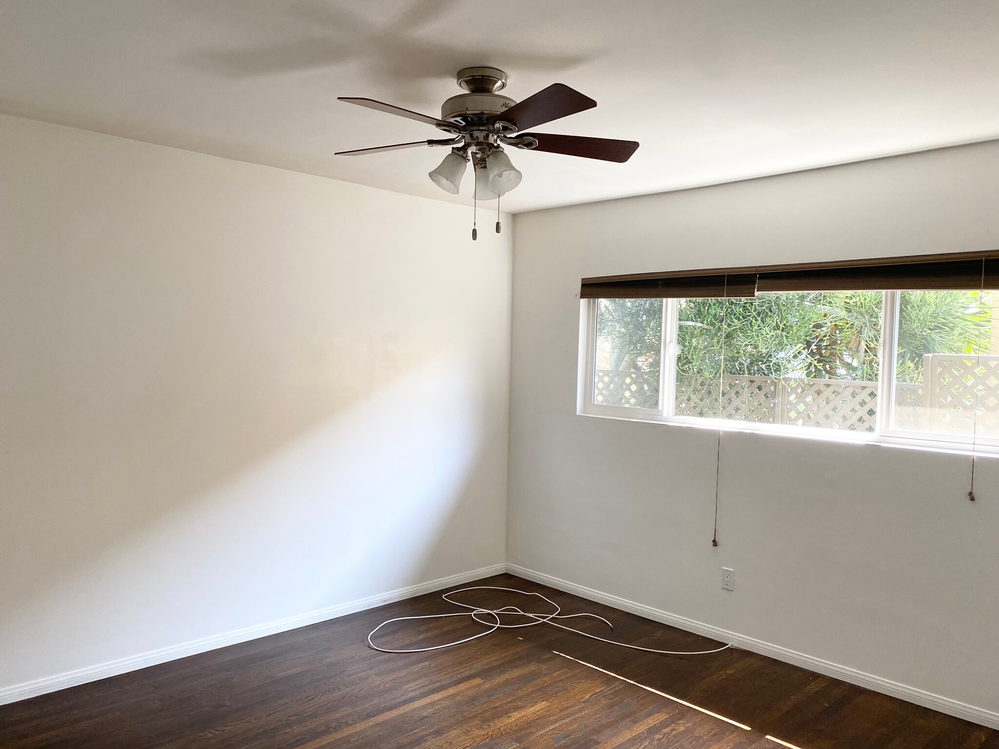 Building Photo - 2215 Harriman Ln