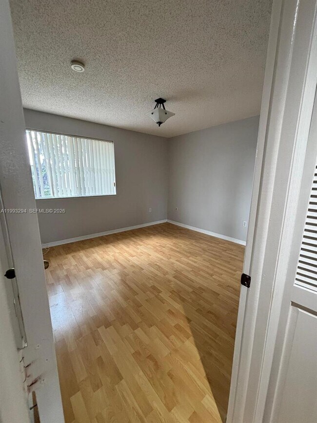 Building Photo - 6272 SW 139th Ave