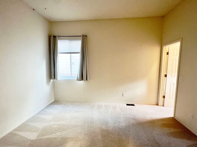 Building Photo - Open Ranch with 3 beds 2 baths and a 2-car...