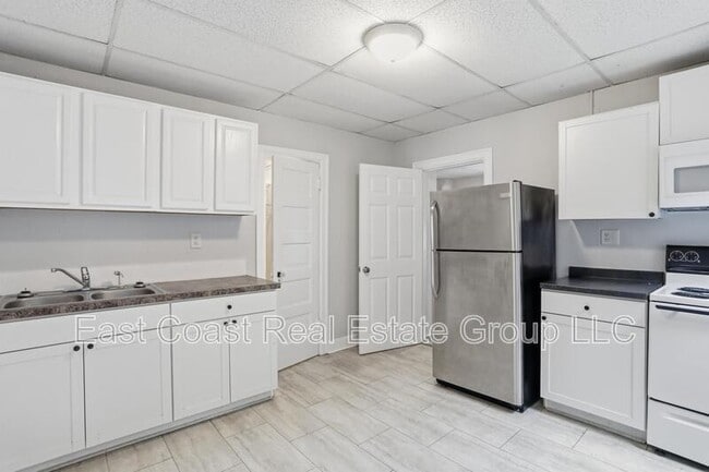 Building Photo - 207 N Mulberry St