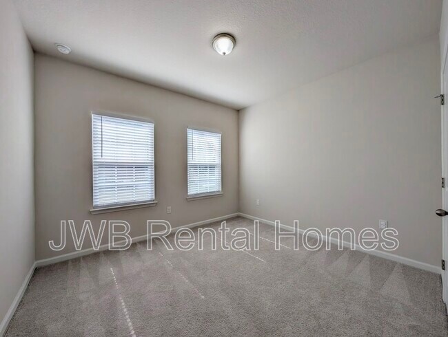 Building Photo - 1411 Tan Tara Trl