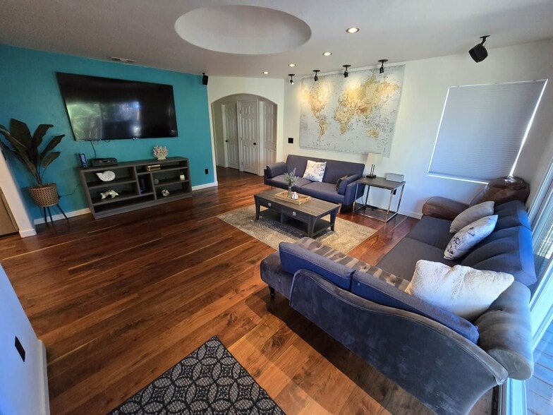 Building Photo - 2645 Garnet Ave