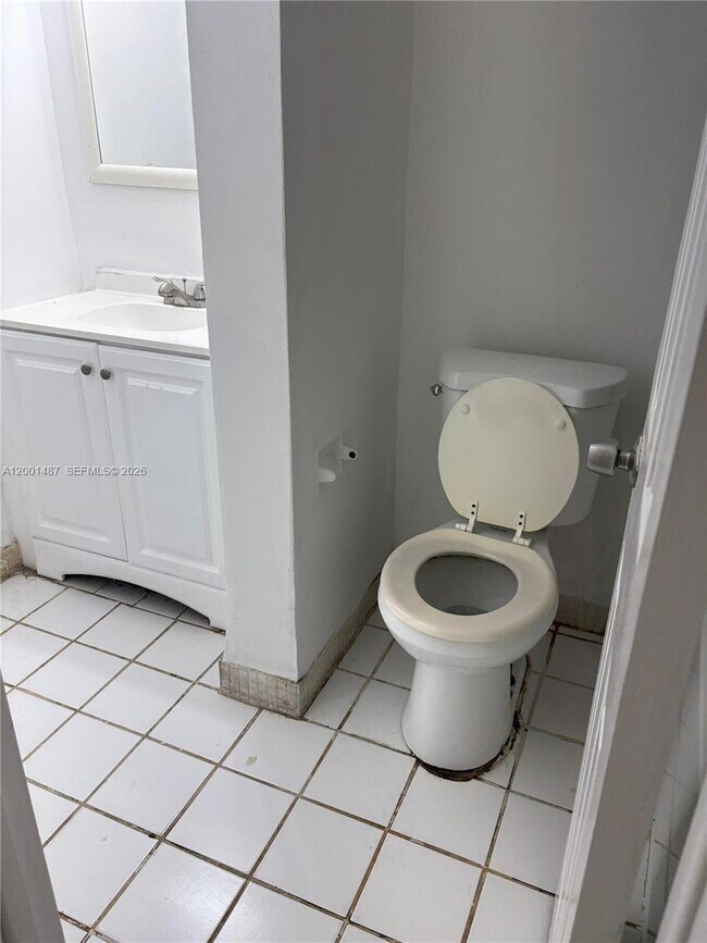 Building Photo - 270 NE 142nd St