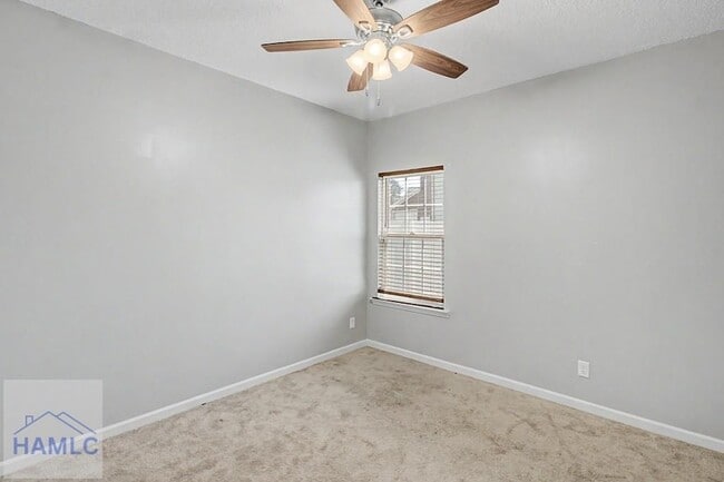 Building Photo - 976 Oak Crest Dr