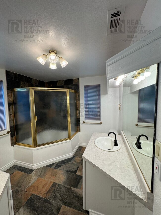 Building Photo - Peaceful Nuevo Living with Gated Driveway, Spacious Layout and Outdoor Living