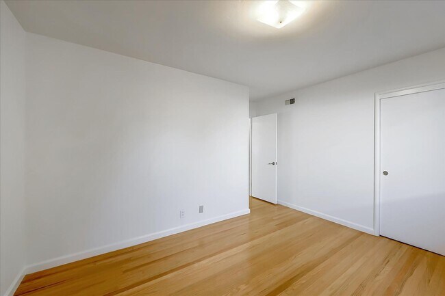 Building Photo - MID-CENTURY MODERN ON WILLOW GLEN BORDER -  SPACIOUS LOT