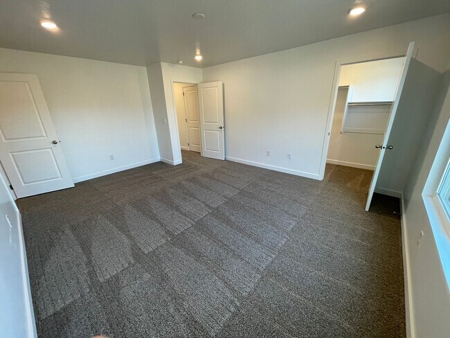 Building Photo - Brand New 3-Bed/2.5 Bath Town Home
