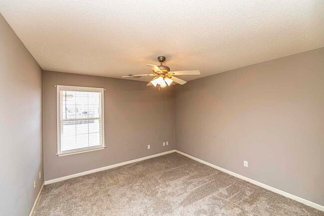 Building Photo - 443 Beverly Dr