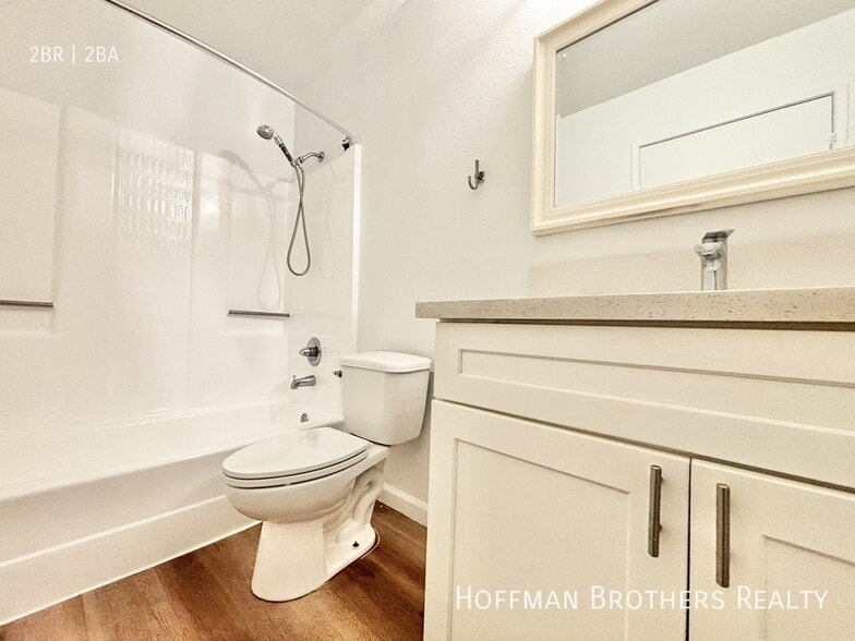 Building Photo - 11817 Victory Blvd