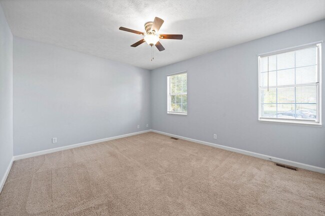 Building Photo - 113 Azalea Ct