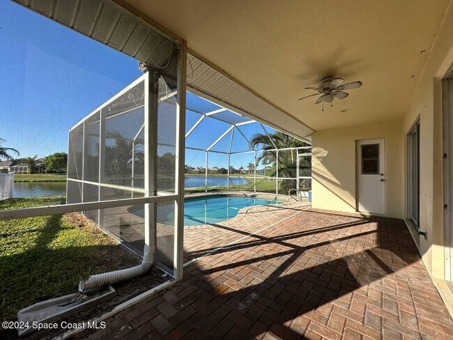 Building Photo - 565 Limerick Dr