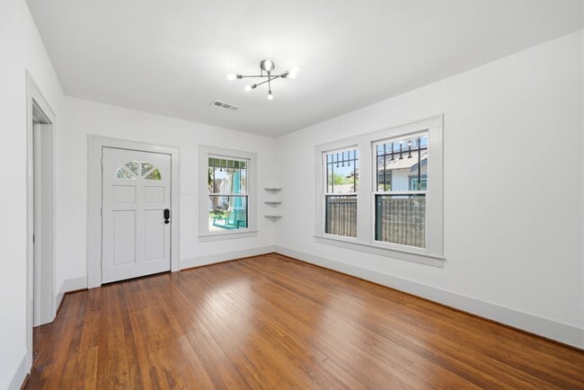 Building Photo - 1111 Winston St