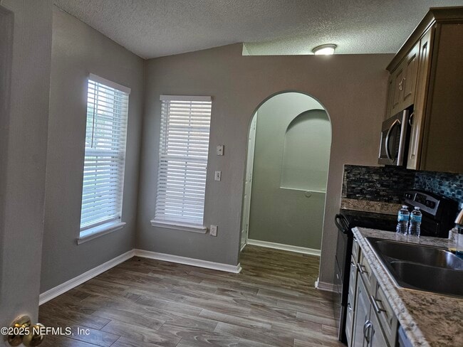 Building Photo - 2715 Lantana Lakes Dr