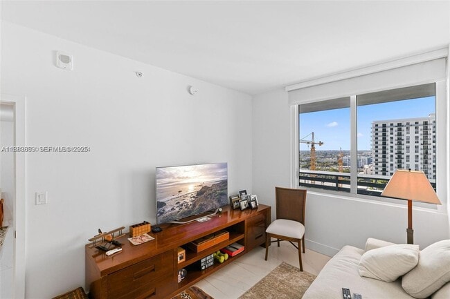 Building Photo - 16385 Biscayne Blvd