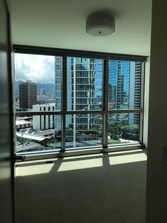 Building Photo - KOOLANI