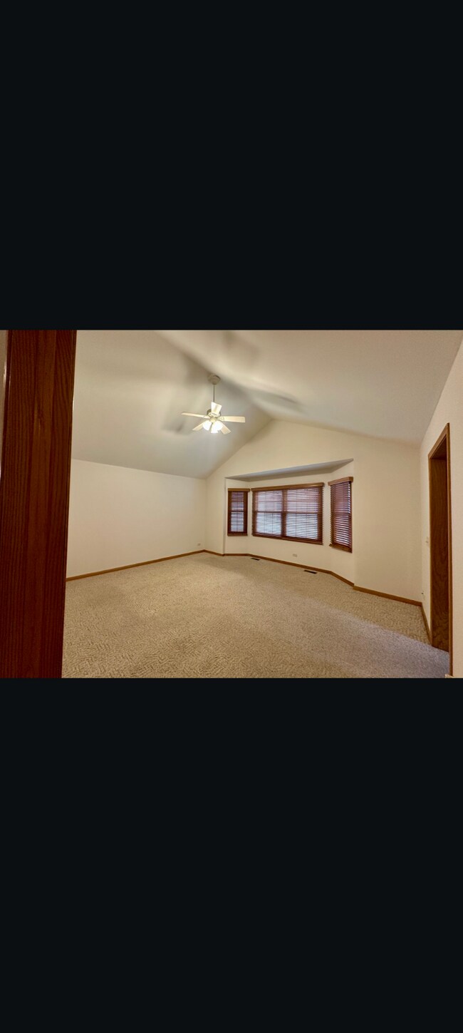 Building Photo - 230 Red Hawk Dr