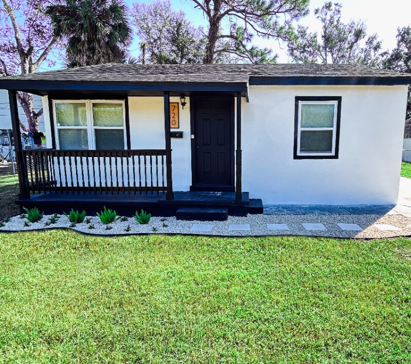 Building Photo - 720 East Harbor Dr S