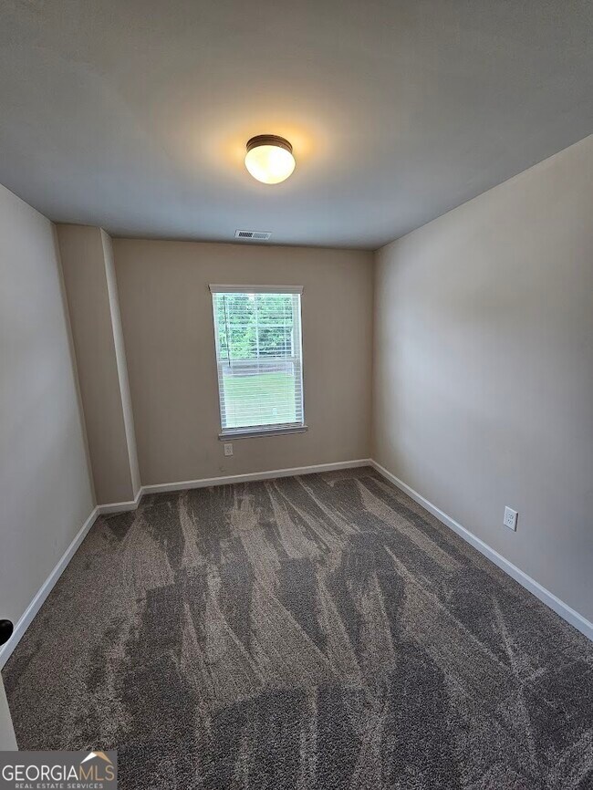 Building Photo - 6058 Oak Bend Ct