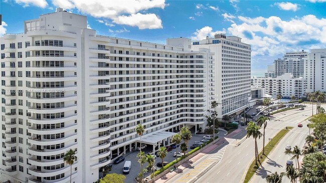 Building Photo - 5555 Collins Ave