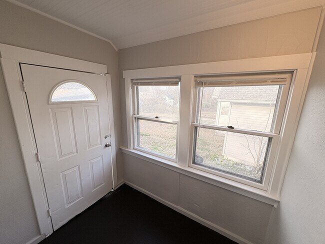 Building Photo - 109 S 13th St