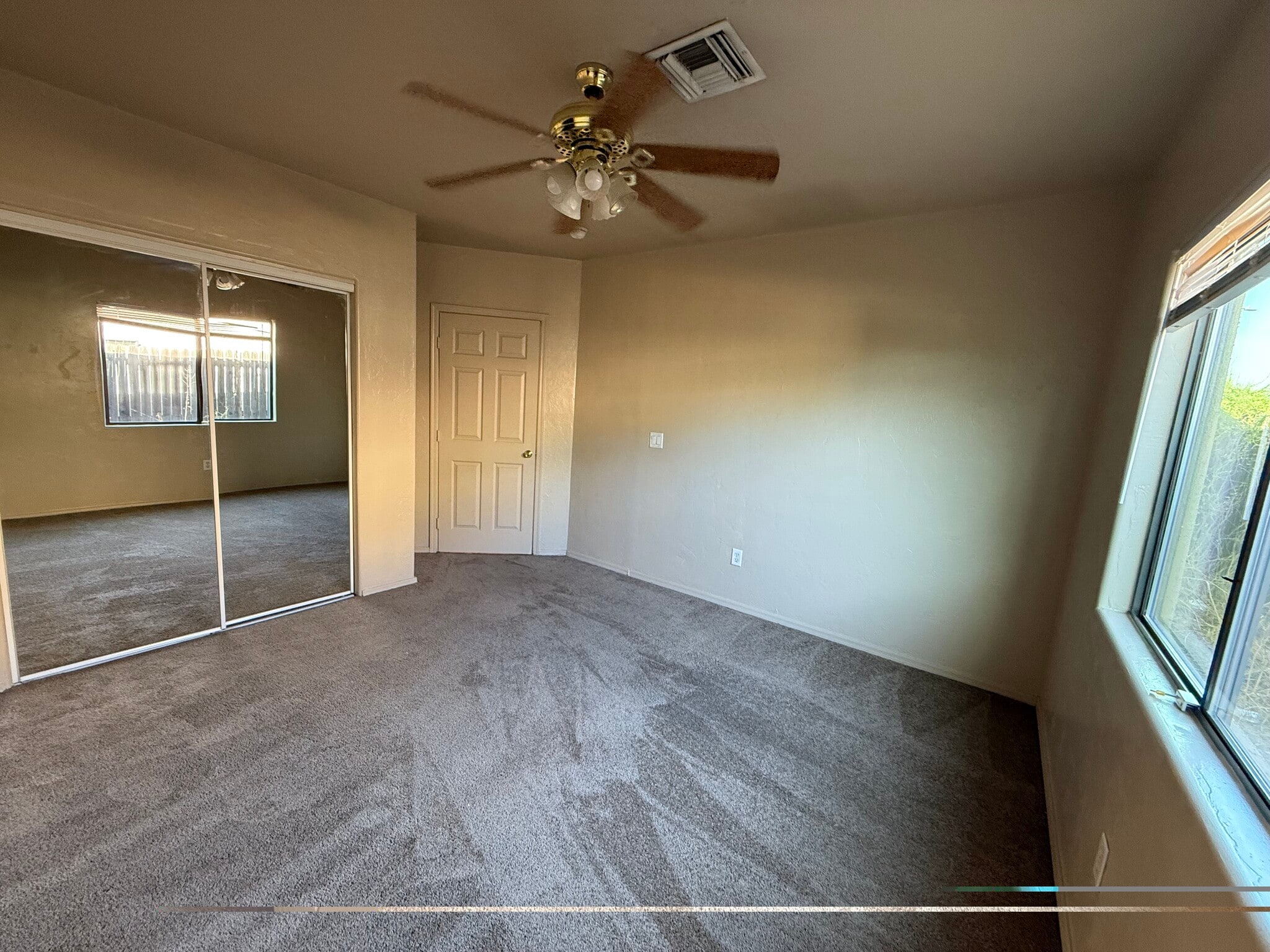 Building Photo - 809 E Seneca St