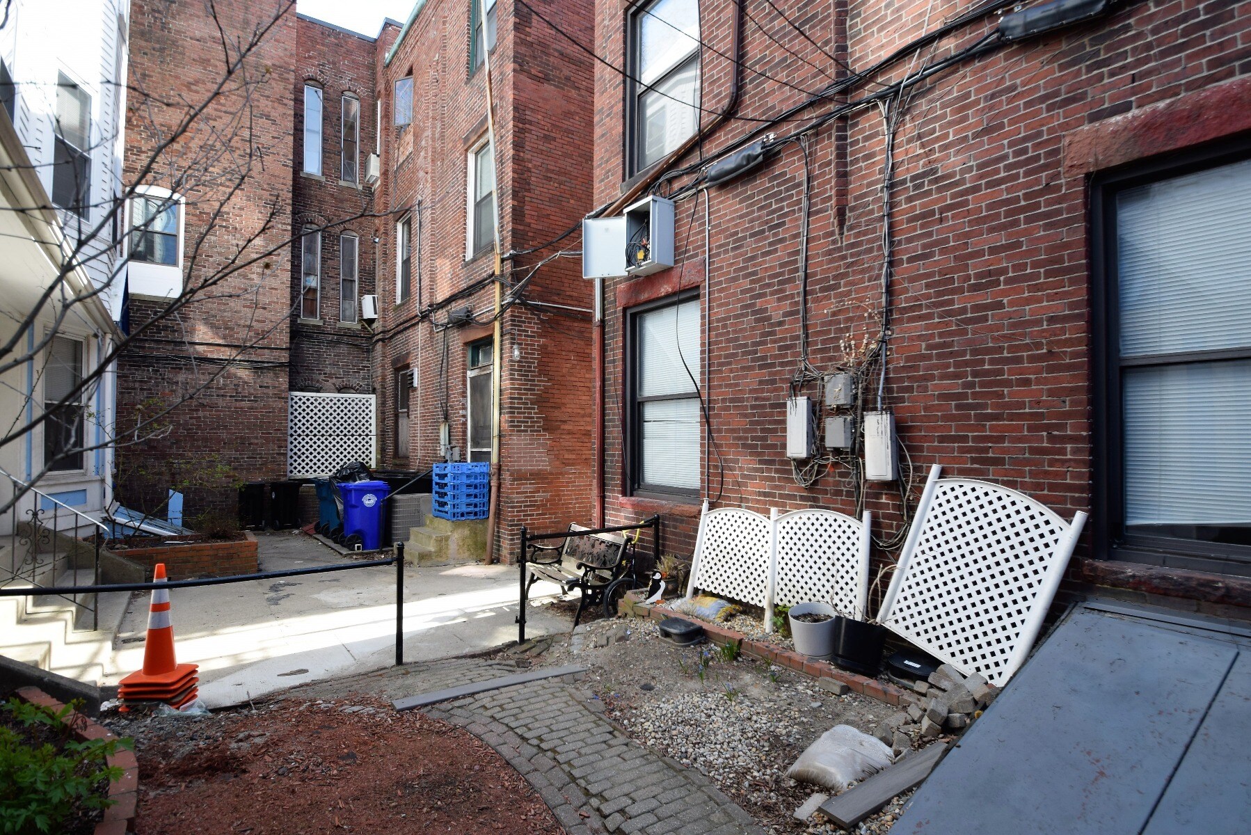 Building Photo - 35A Harvard St