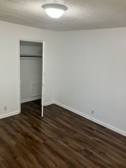 Building Photo - 2835 Vista Ln