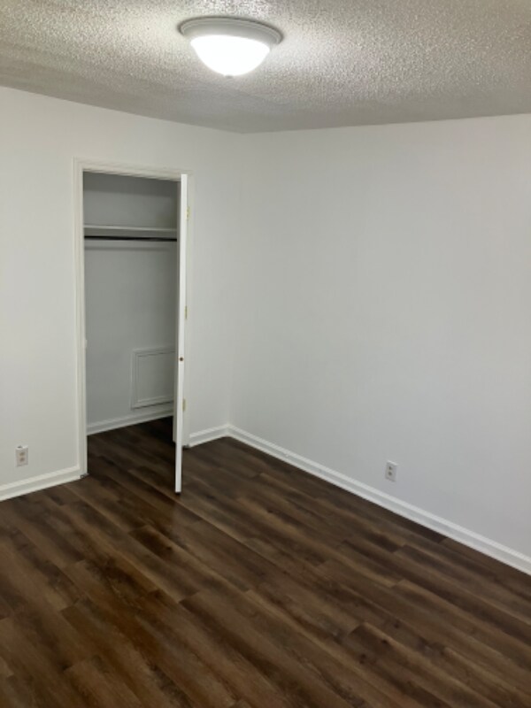 Building Photo - 2835 Vista Ln