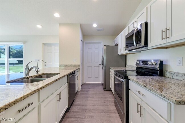 Building Photo - 5038 Tradewinds Cir