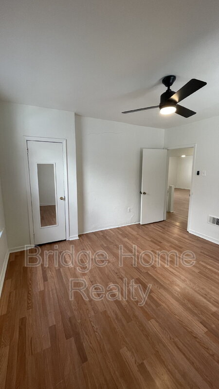 Building Photo - 319 N Balph Ave