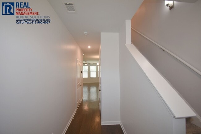 Building Photo - Gorgeous 3BR/2.5BA townhome w/ garage, w/dryer hookups, triple Rockvale schools!