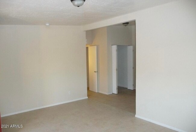 Building Photo - 7110 N 68th Ave