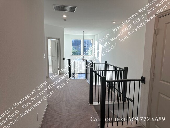 Building Photo - 4553 Cypress Thorn Dr